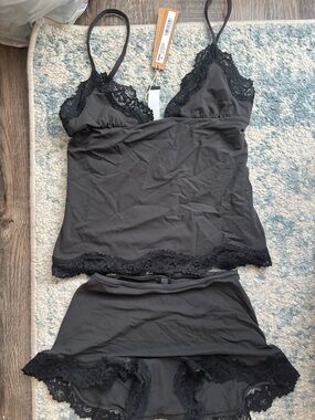 Skims Fits Everybody Lace Cami and Boyshort Set (Black)